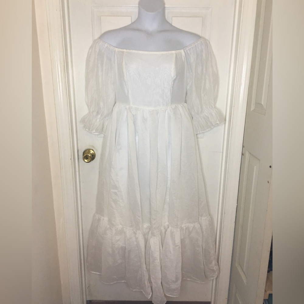 White SHEIN CURVE Dress - Picture 2 of 7